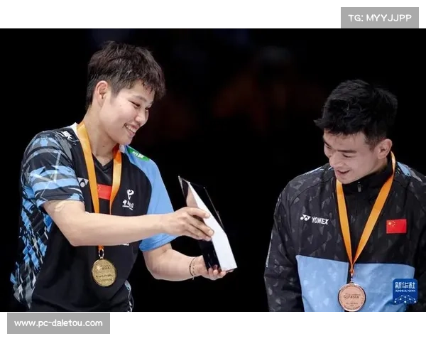 冯彦哲-黄东萍羽联总决赛直落两局胜队友，混双内战国羽包揽冠亚军